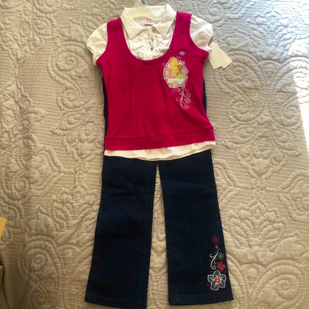 Disney. Size 6. ***SOLD***